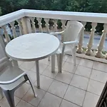 Hugo Διαμέρισμα *