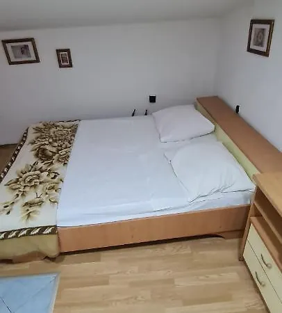 Apartment Hugo Malinska