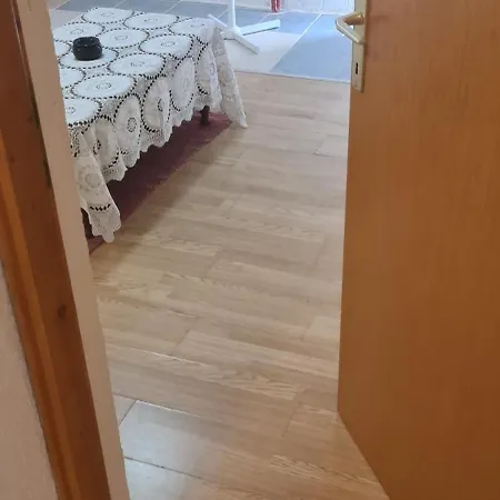 Hugo Apartment