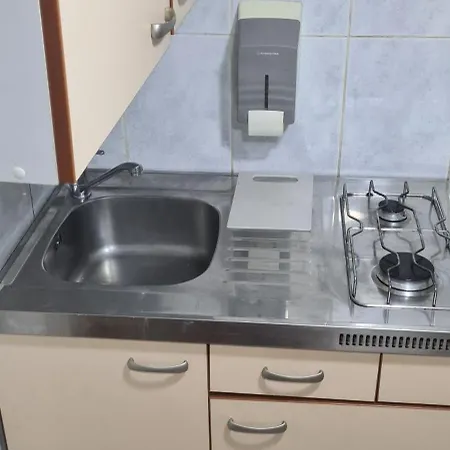 Hugo Apartment *