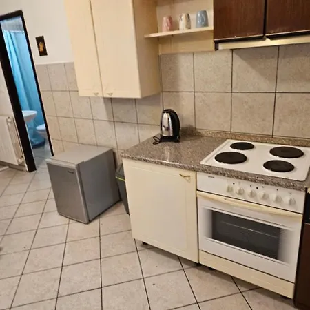 Hugo Apartment *