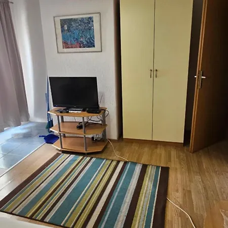 Hugo Apartmán