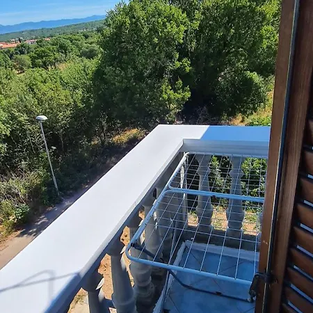 Hugo شقة مالينسكا