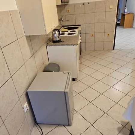 Hugo * مالينسكا