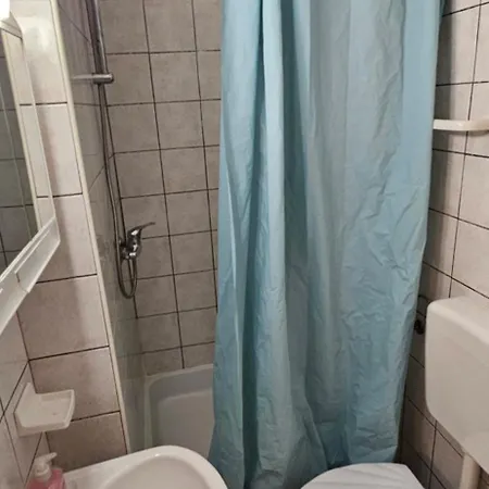 Hugo شقة مالينسكا