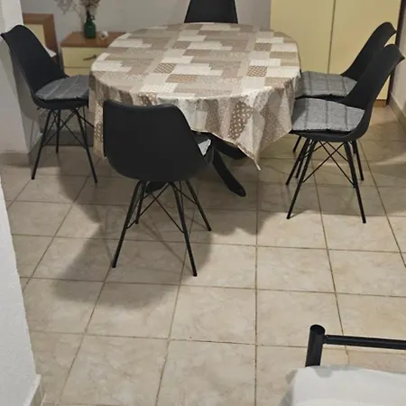 Hugo * مالينسكا