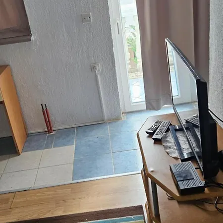 Hugo * مالينسكا