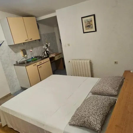 Hugo * مالينسكا