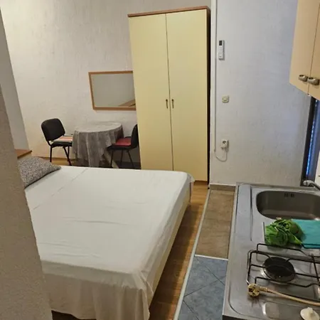 Hugo مالينسكا